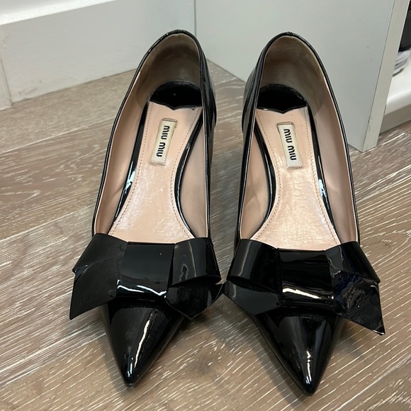Black patent miu miu bow pump size 39 - Picture 1 of 4